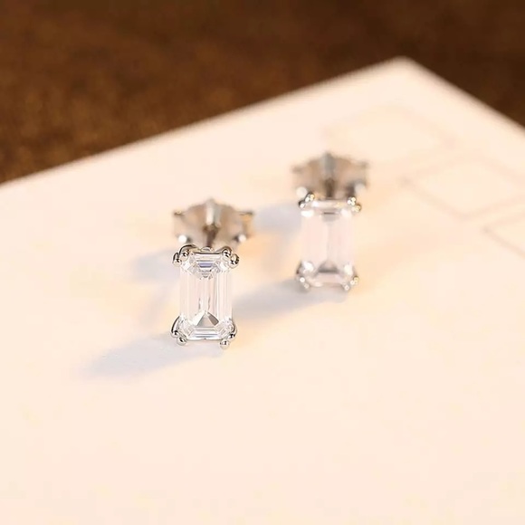 0.5Ct Emerald Cut Rectangular Simulated Diamond Pin Earrings Studs - Picture 12 of 17